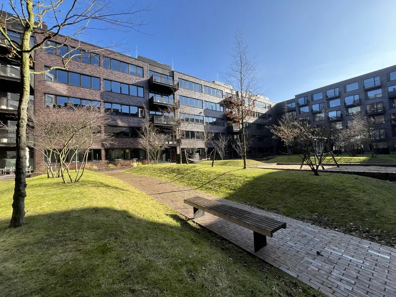 Helle 4 Zimmer Wohnung mit Parkettboden - provisionsfrei — photo 1